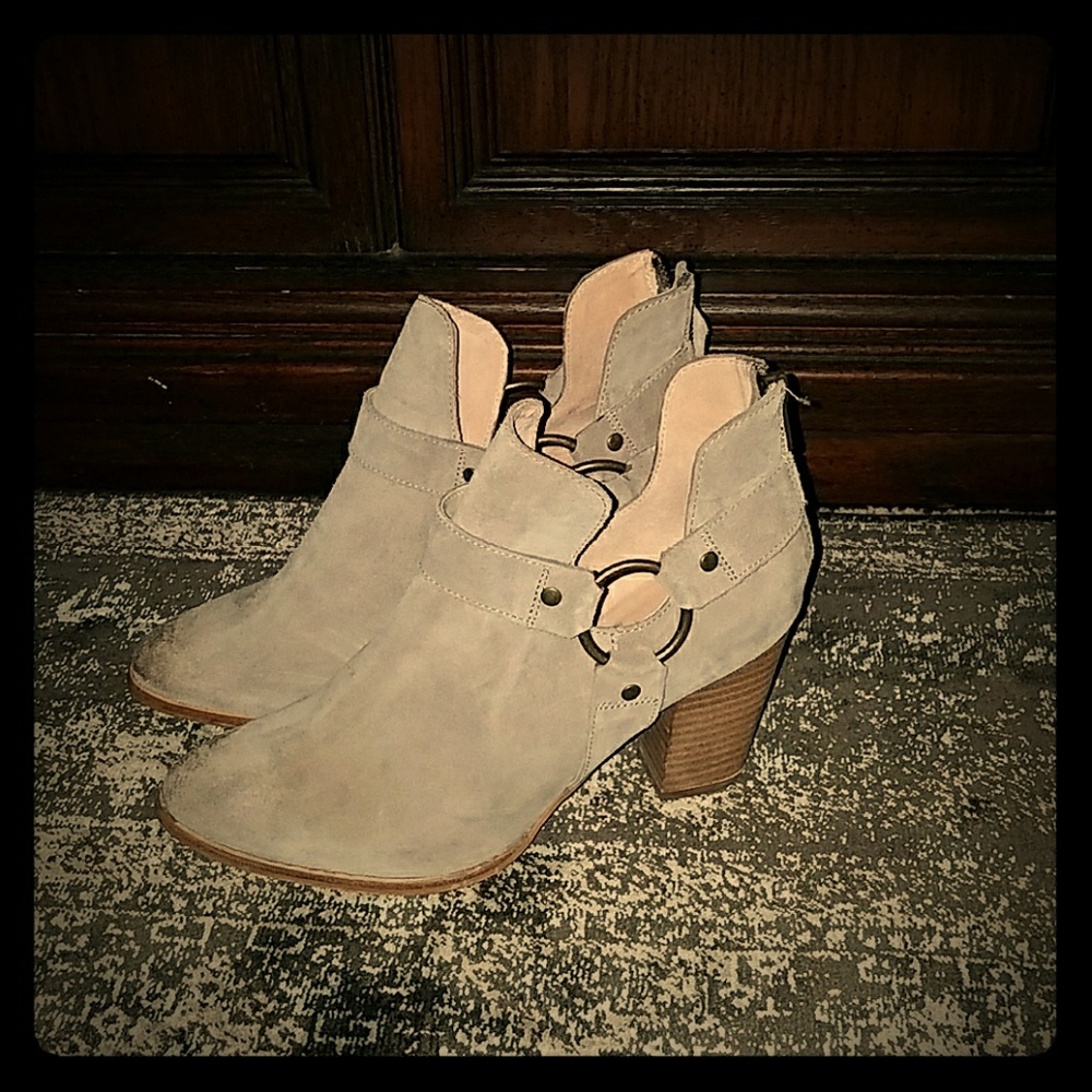 CLOSET CLOSING***Seychelles Ankle Boots